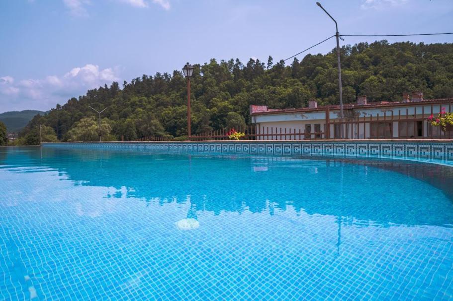 Tryavna Lake Hotel & Spa Exterior photo