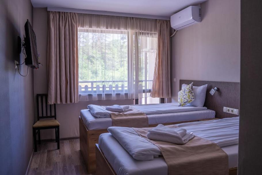 Tryavna Lake Hotel & Spa Exterior photo
