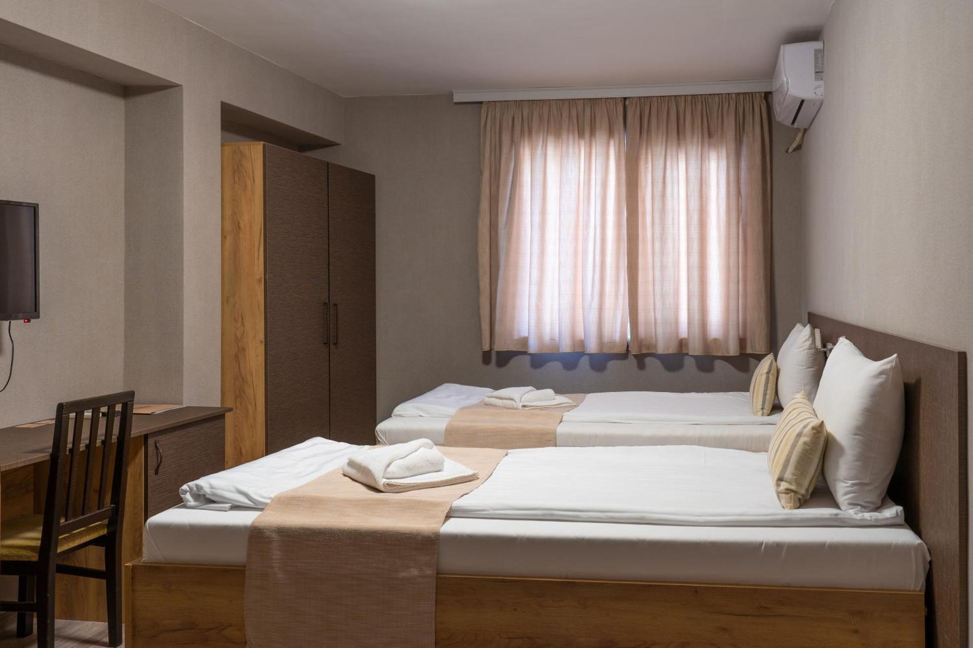 Tryavna Lake Hotel & Spa Exterior photo